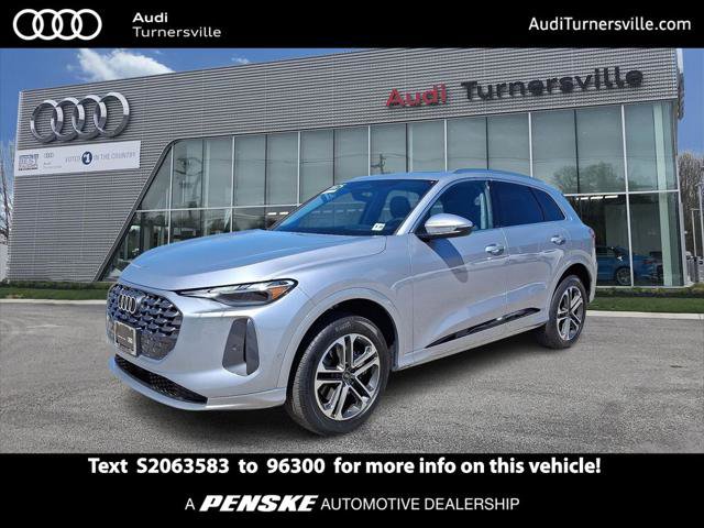 Certified 2025 Audi Q5 Premium w/ 19" Wheel Package image 1