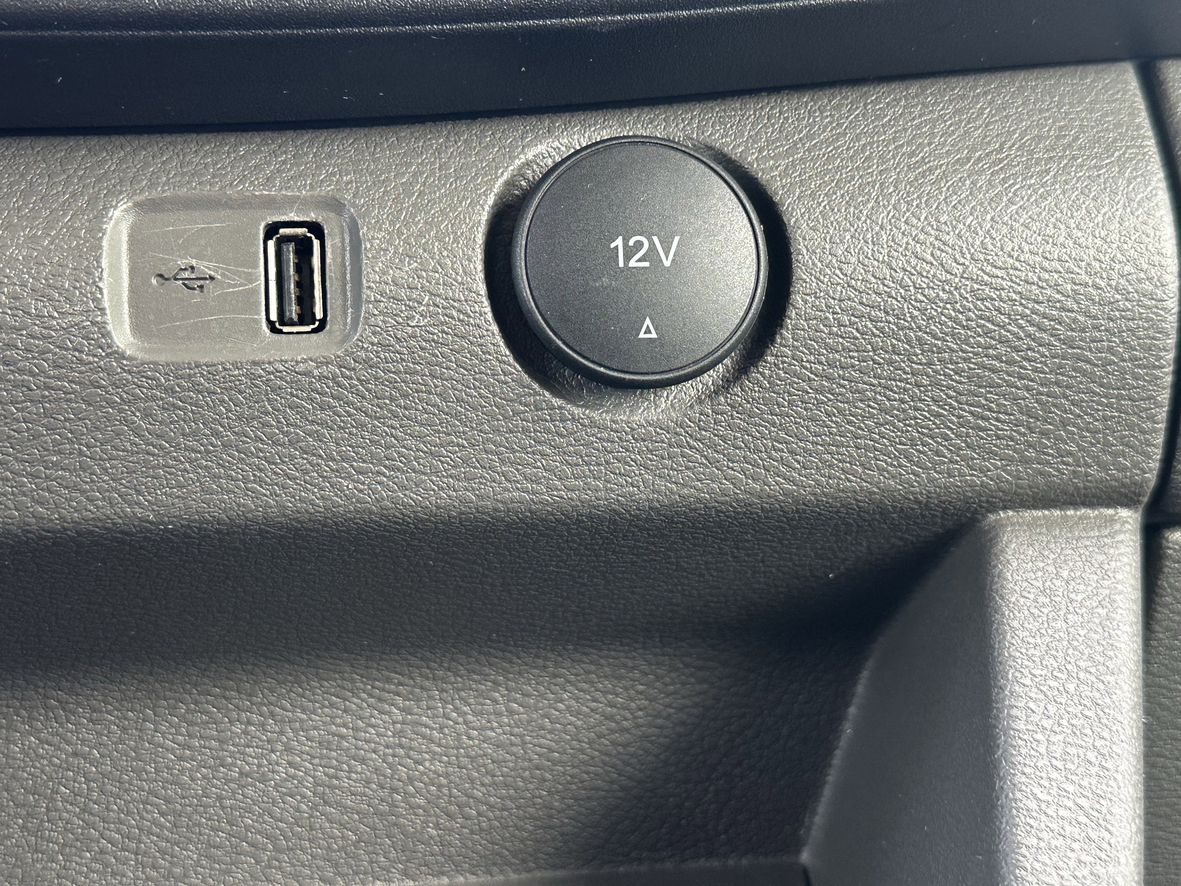 Used 2023 Ford Transit 350 XLT RWD image 32