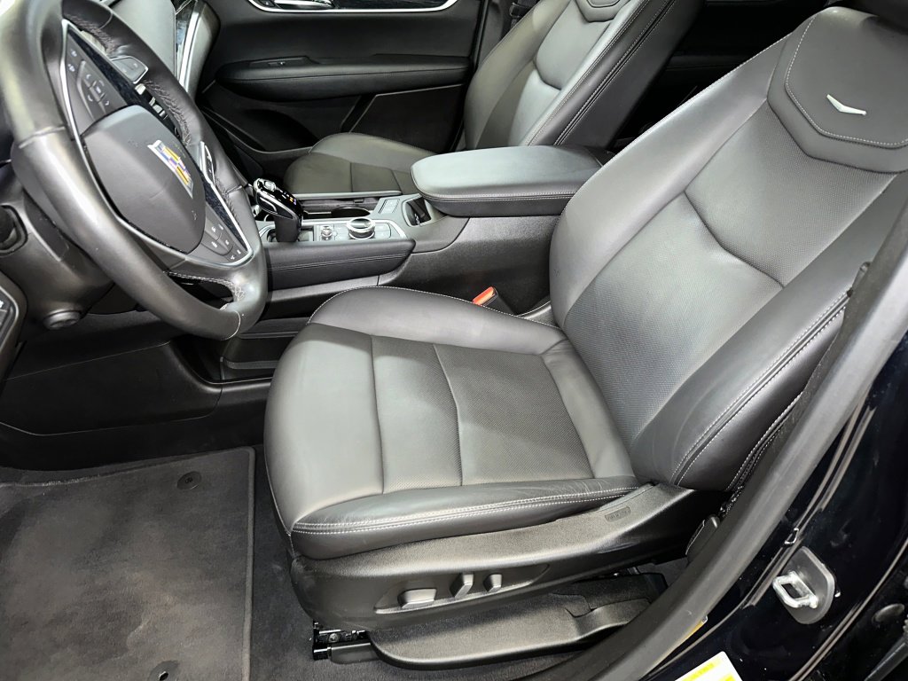 Certified 2022 Cadillac XT5 Premium Luxury w/ Technology Package image 7