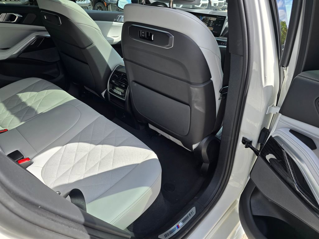 Used 2026 BMW X6 xDrive40i image 33
