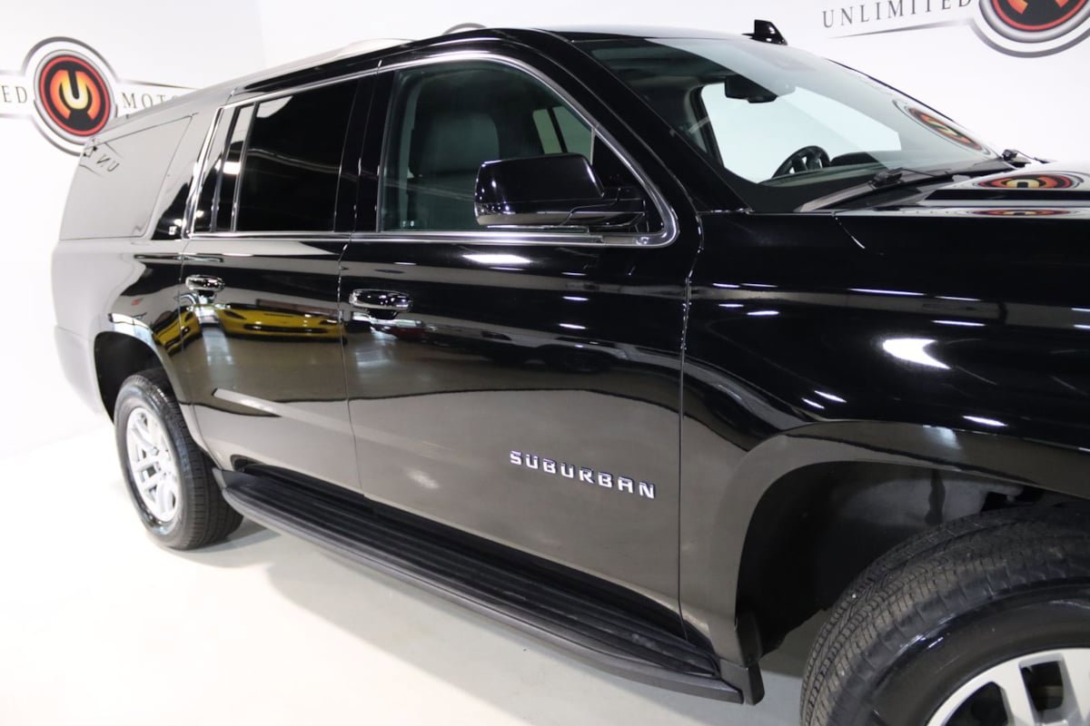 Used 2020 Chevrolet Suburban LT AWD/4WD image 7