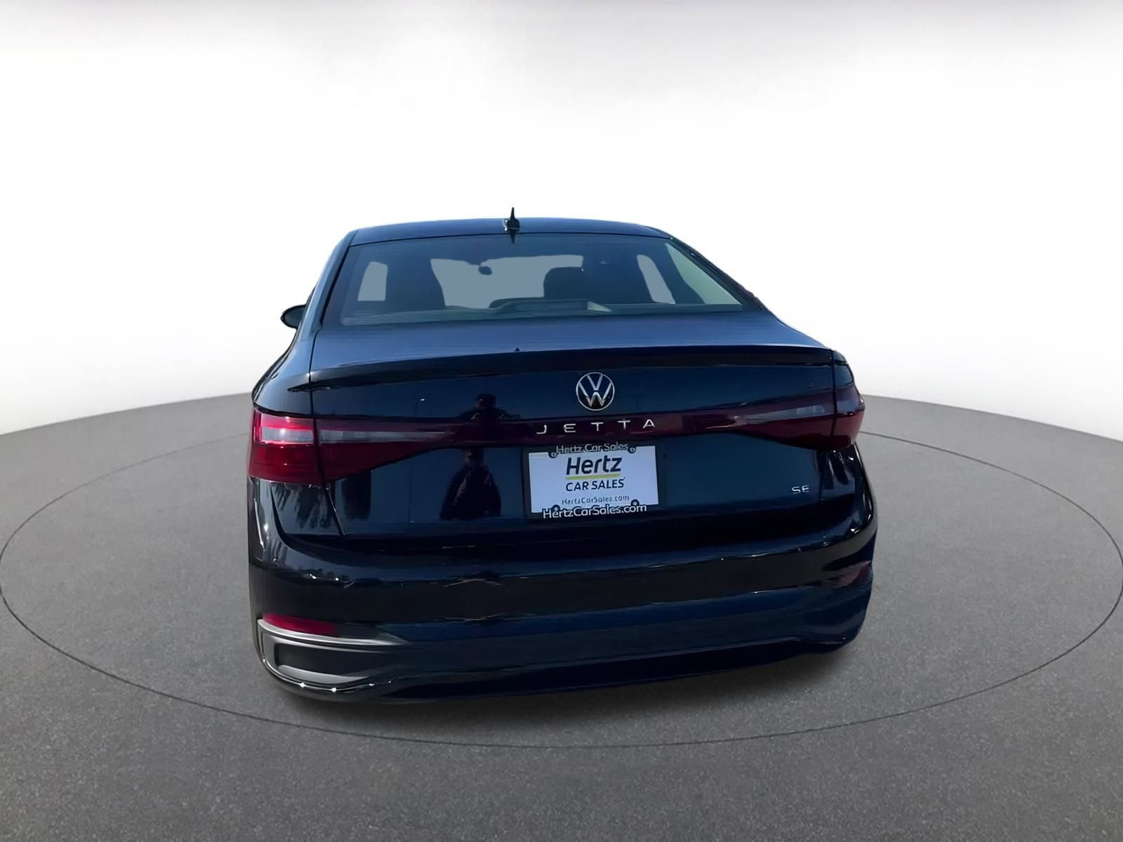 Used 2025 Volkswagen Jetta SE image 12