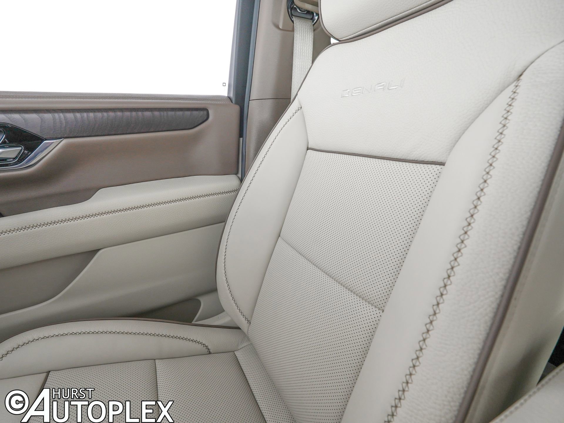 Used 2026 GMC Yukon Denali image 28