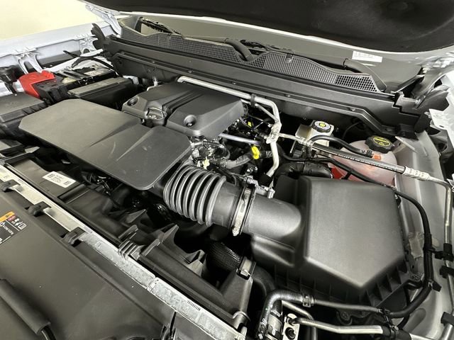 Used 2025 Chevrolet Colorado Trail Boss AWD/4WD image 31