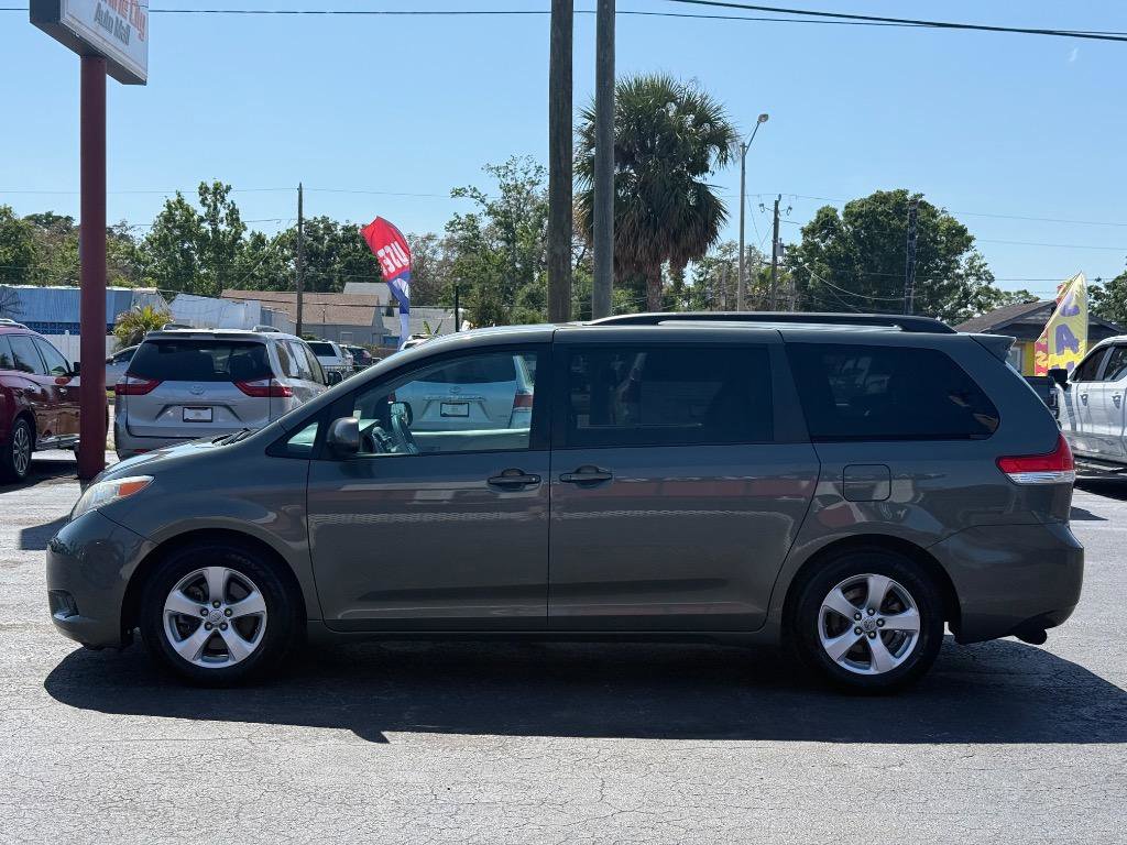 Used 2014 Toyota Sienna LE image 8