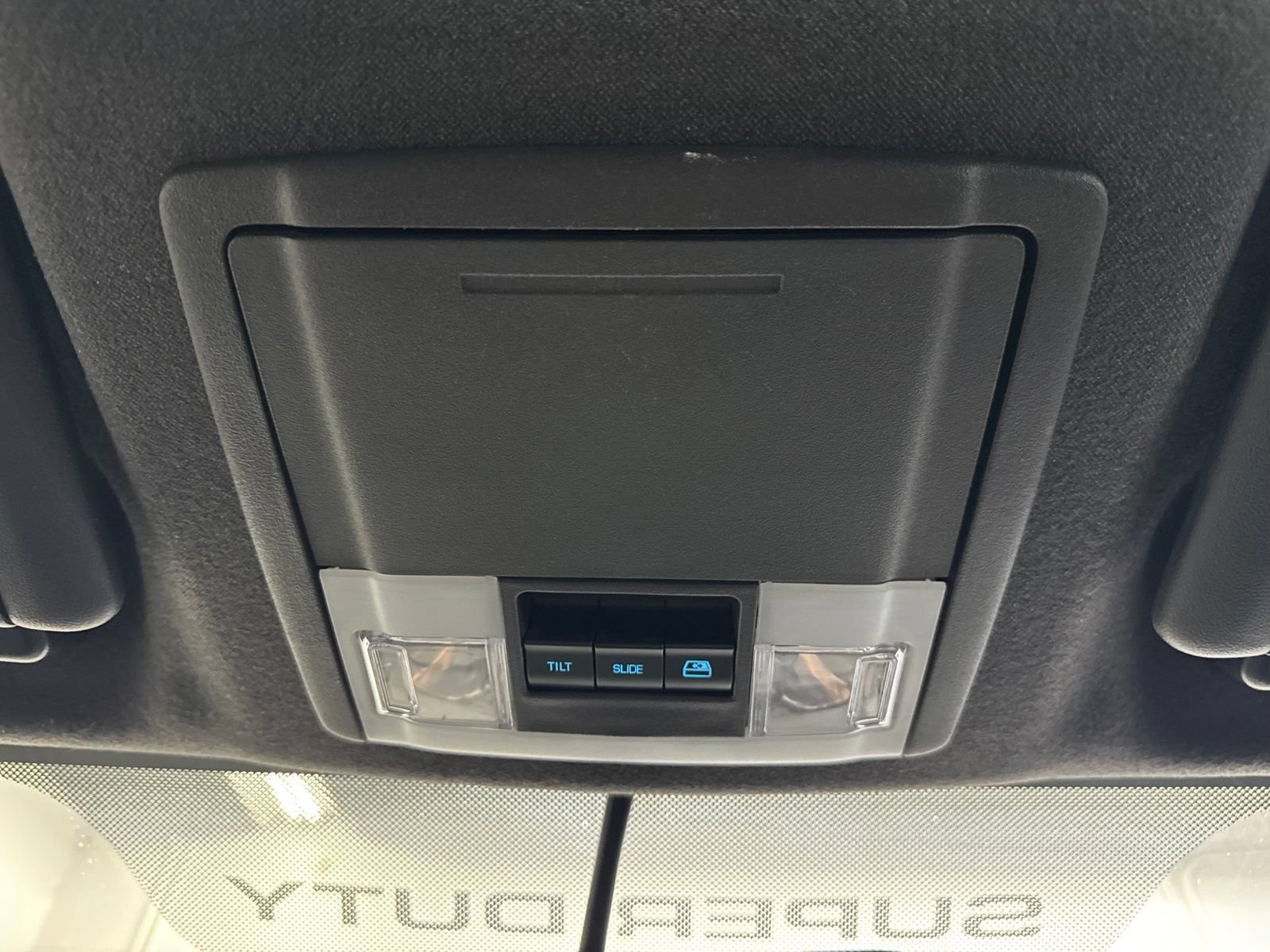 Used 2015 Ford F350 Platinum w/ Platinum Package AWD/4WD image 29
