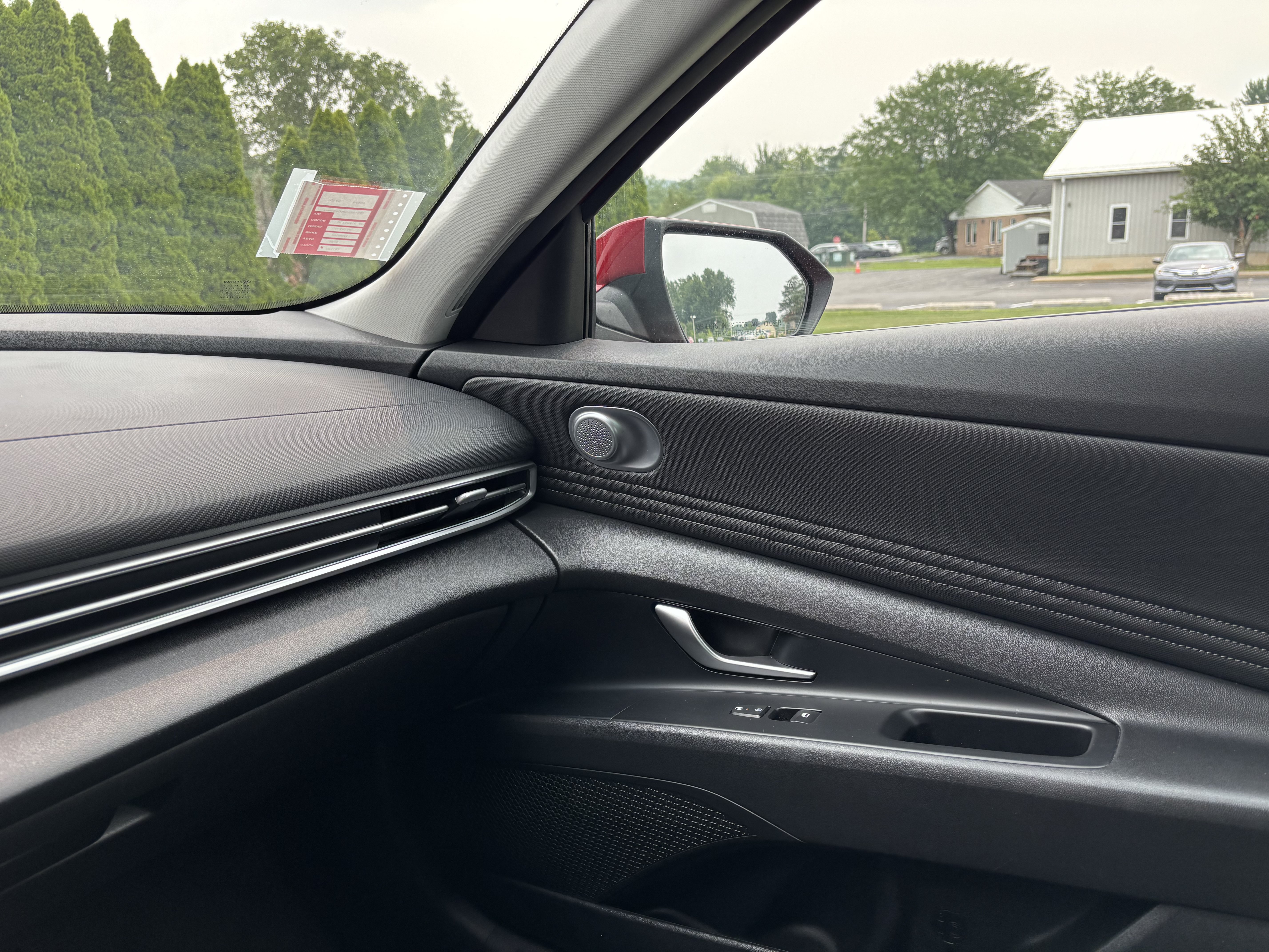Used 2025 Hyundai Elantra SEL FWD image 23