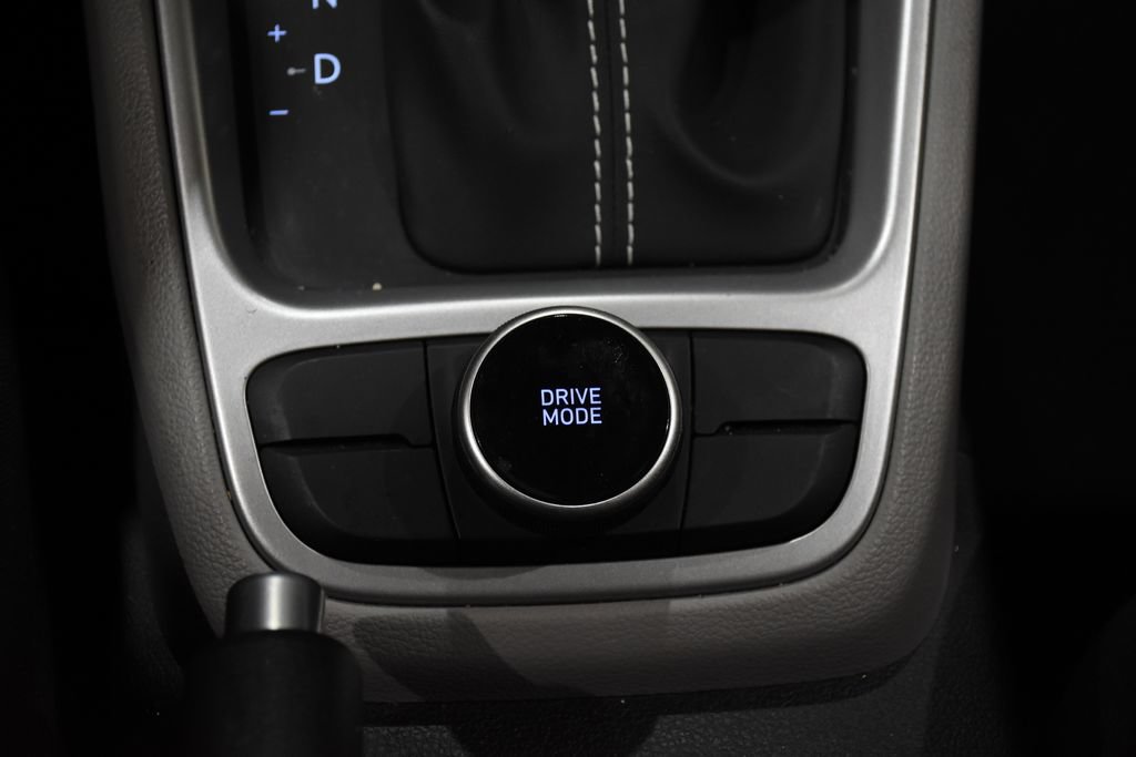 Certified 2025 Hyundai Venue SEL FWD image 30