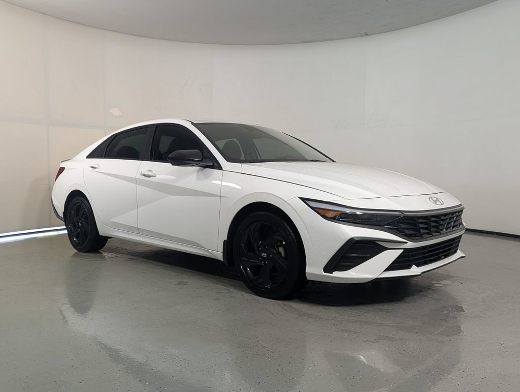 New 2026 Hyundai Elantra SEL FWD image 1