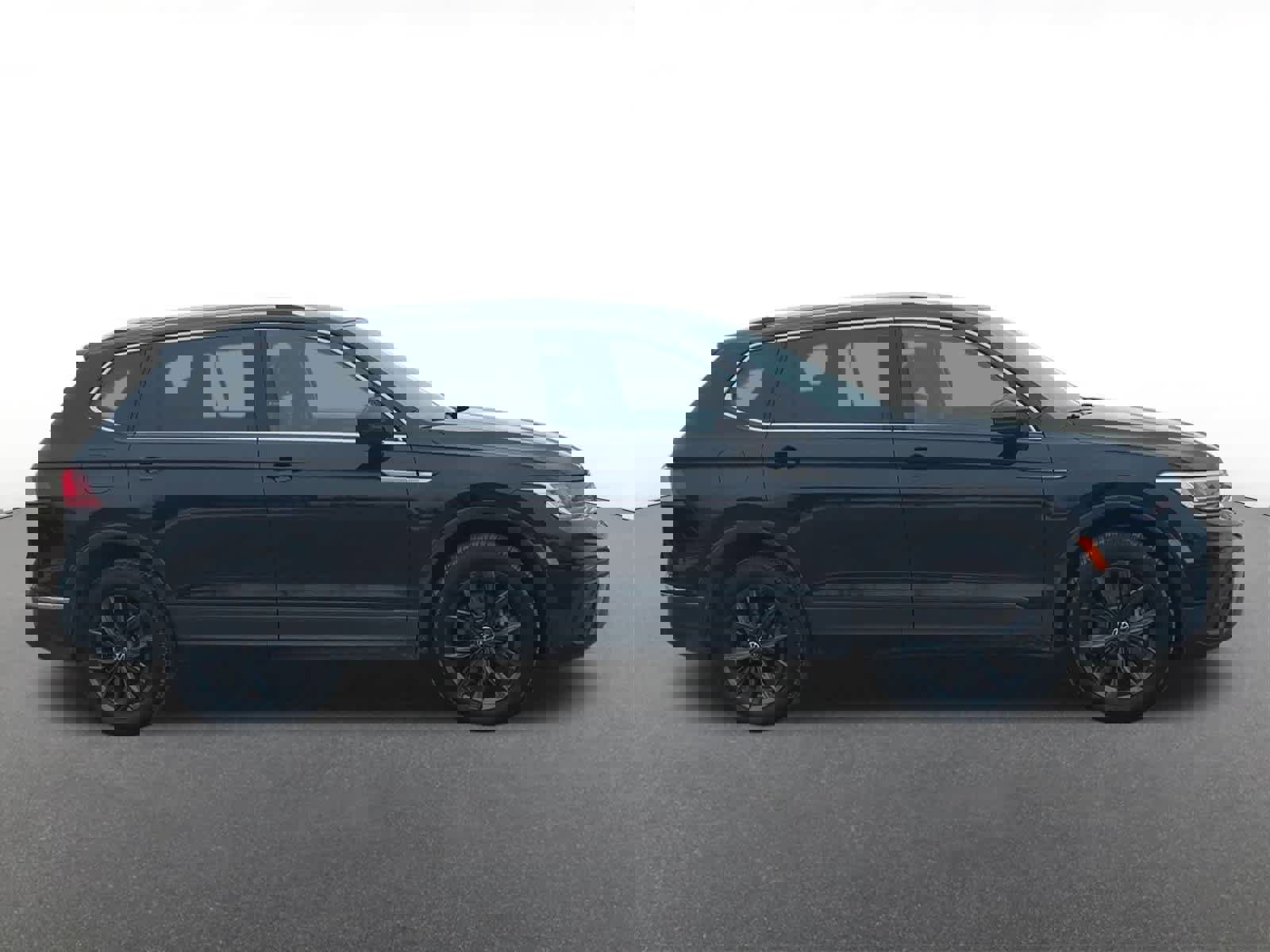 Used 2022 Volkswagen Tiguan SE image 7