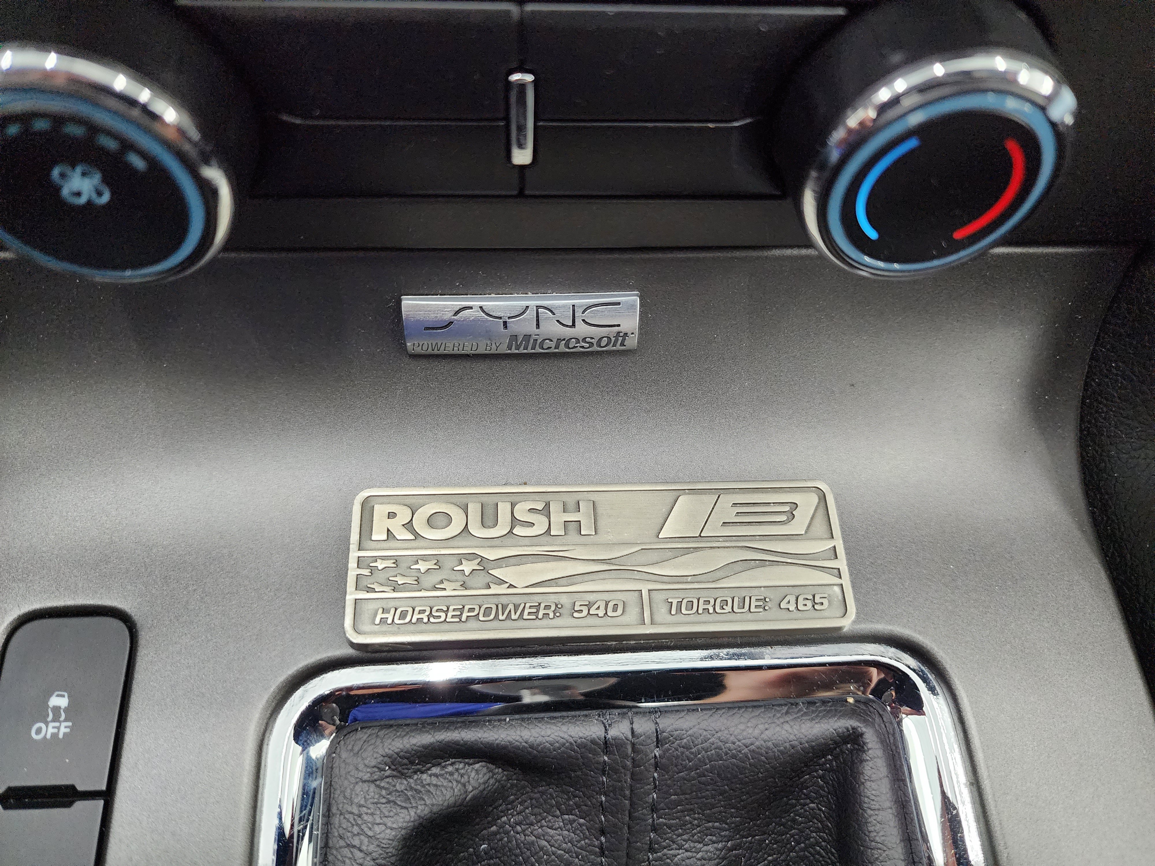 Used 2012 Ford Mustang GT Premium w/ HID Headlamps & Security Pkg RWD image 15