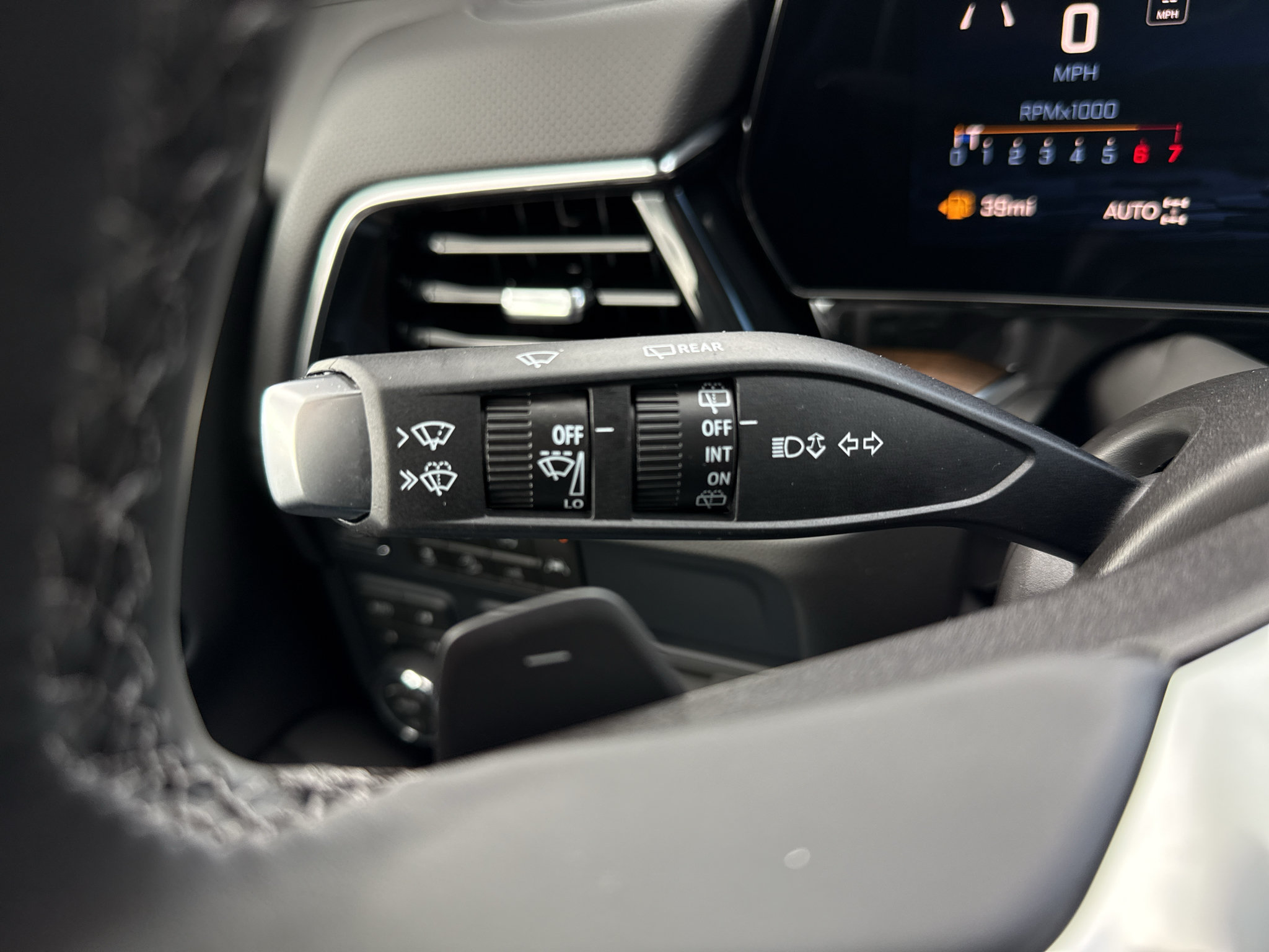 New 2026 Chevrolet Suburban High Country AWD/4WD image 19