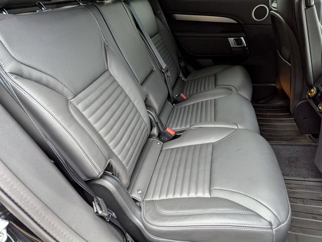 New 2025 Land Rover Discovery Dynamic SE AWD/4WD image 17