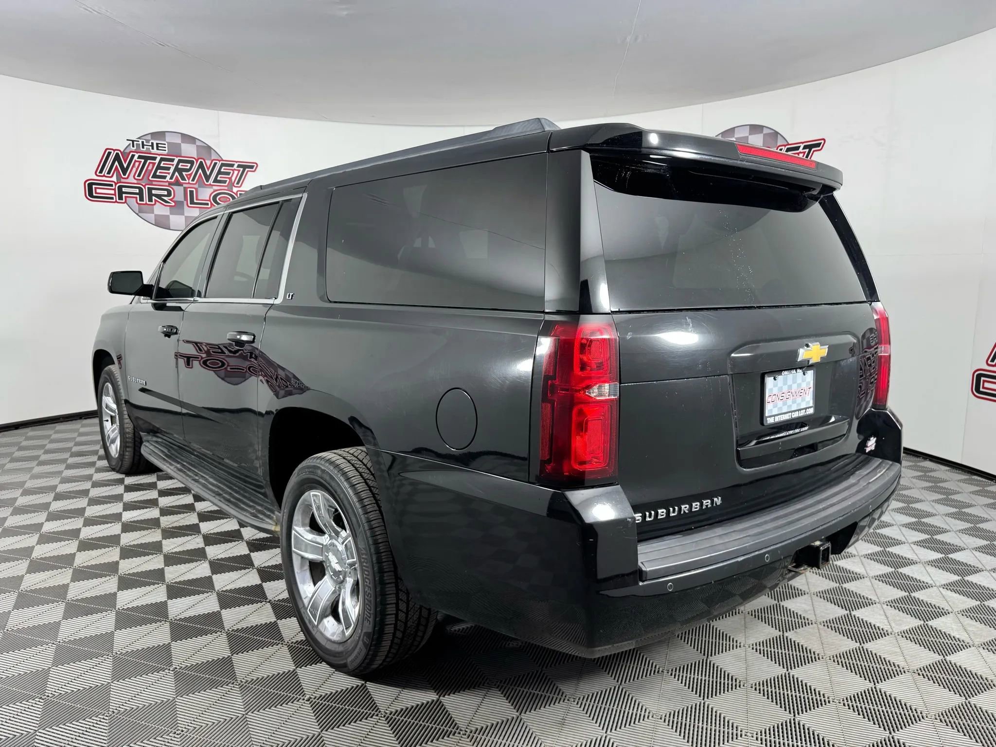Used 2015 Chevrolet Suburban LT w/ Luxury Package image 5