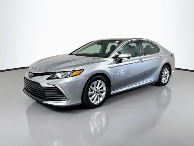 Used 2024 Toyota Camry LE w/ Convenience Package FWD image 4