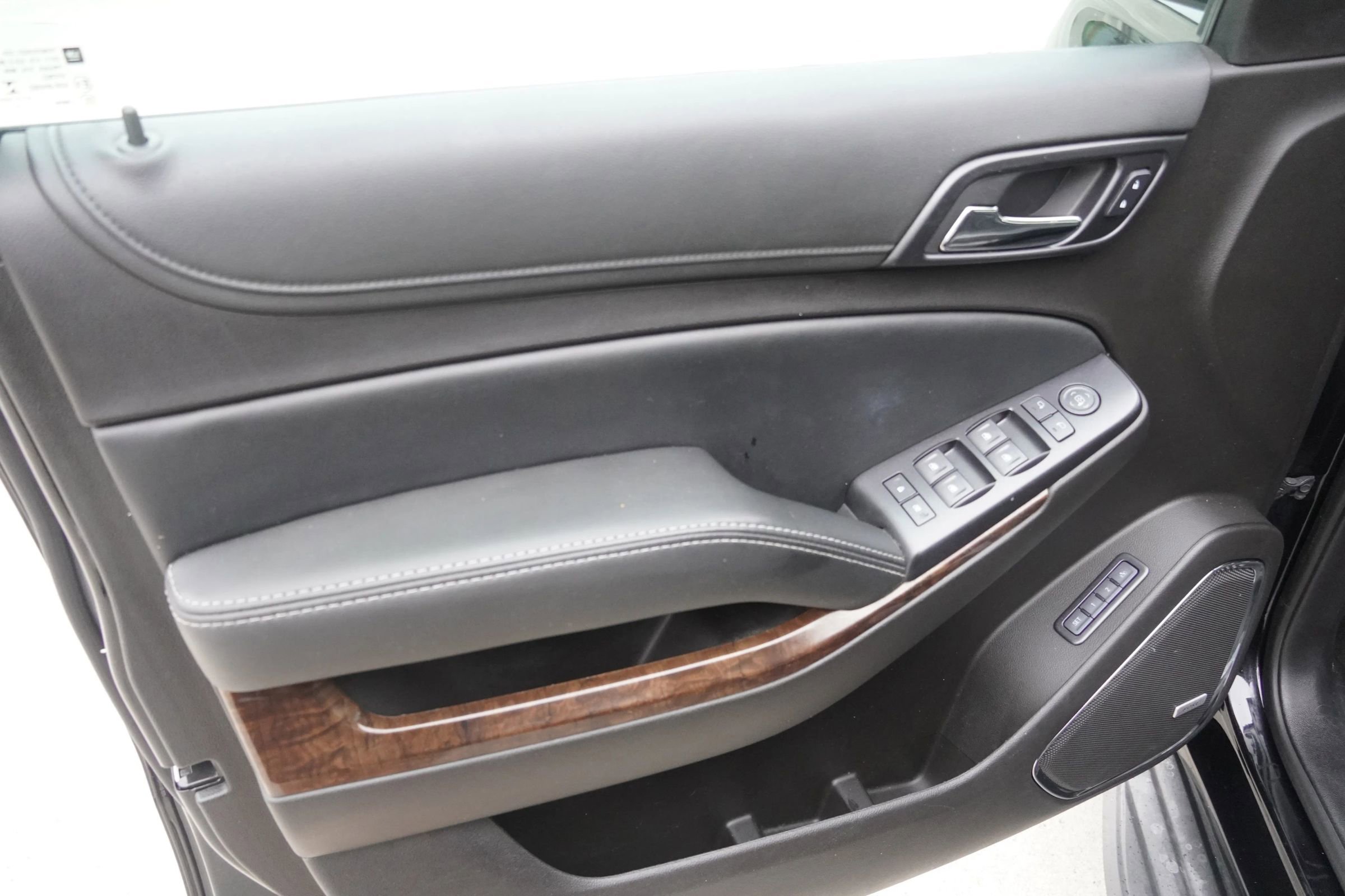 Used 2017 Chevrolet Tahoe LT image 37