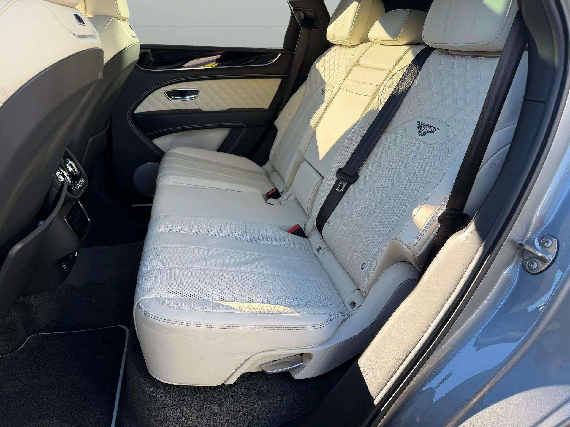 Certified 2022 Bentley Bentayga image 19