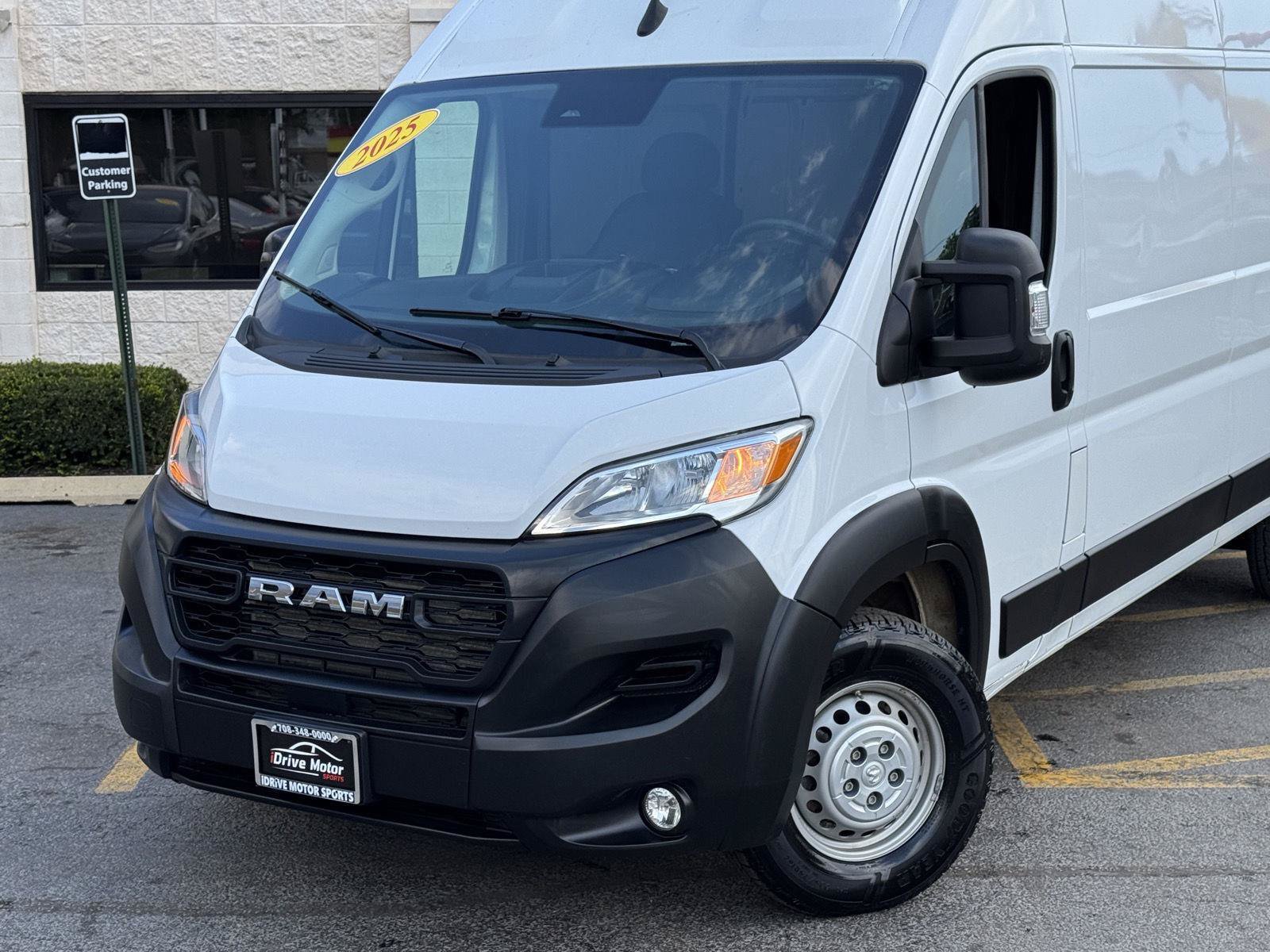 Used 2025 RAM ProMaster 2500 w/ Convenience Group FWD image 3