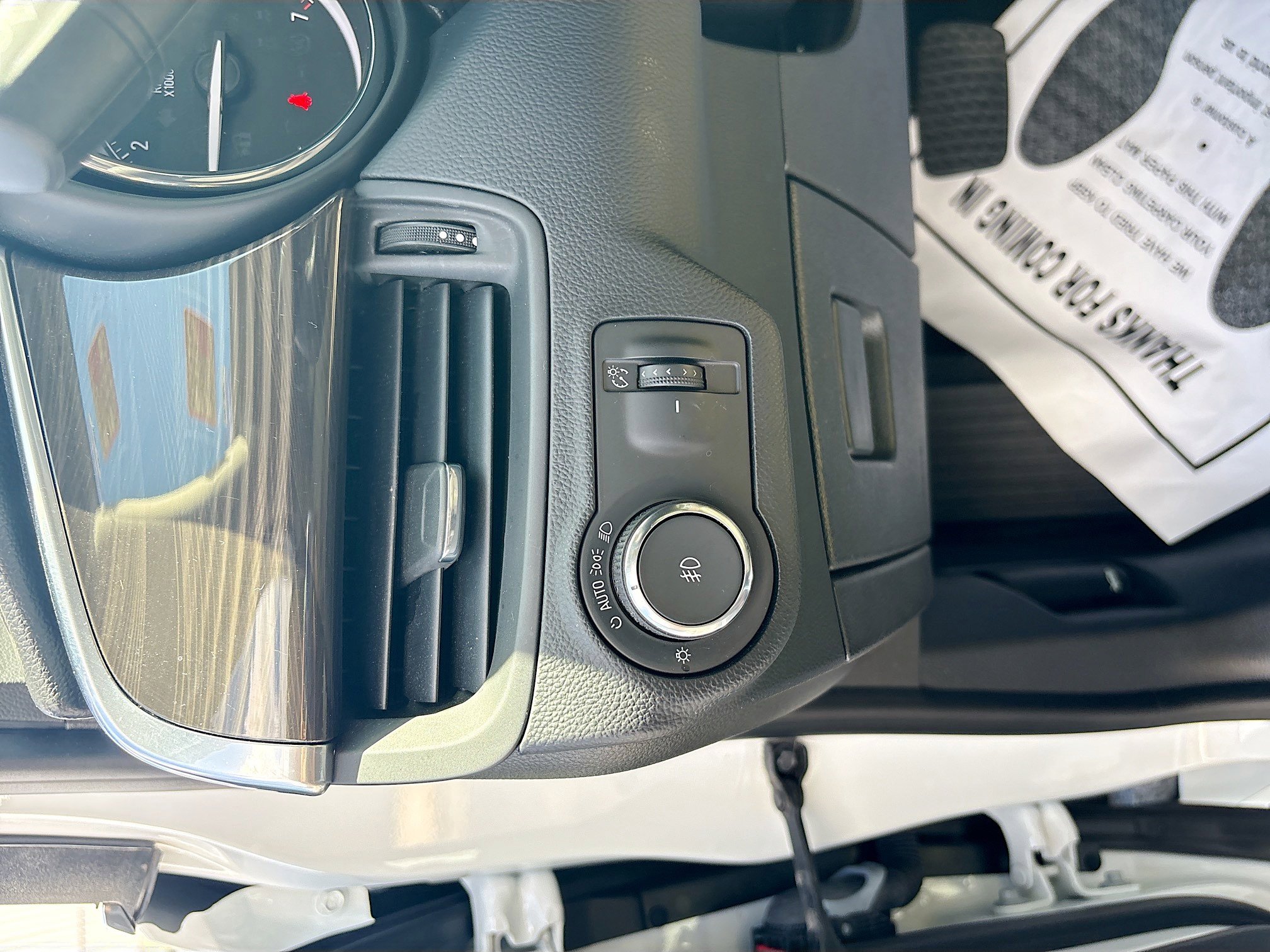 Used 2019 Buick Envision Essence FWD image 10