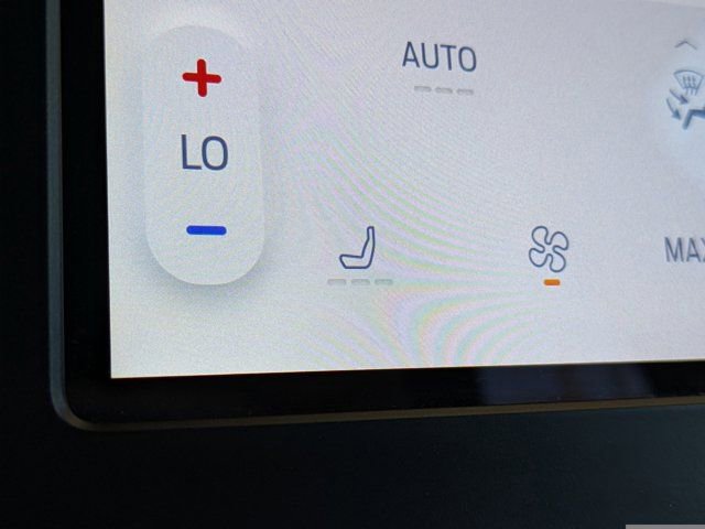 Used 2021 Ford Edge ST image 29