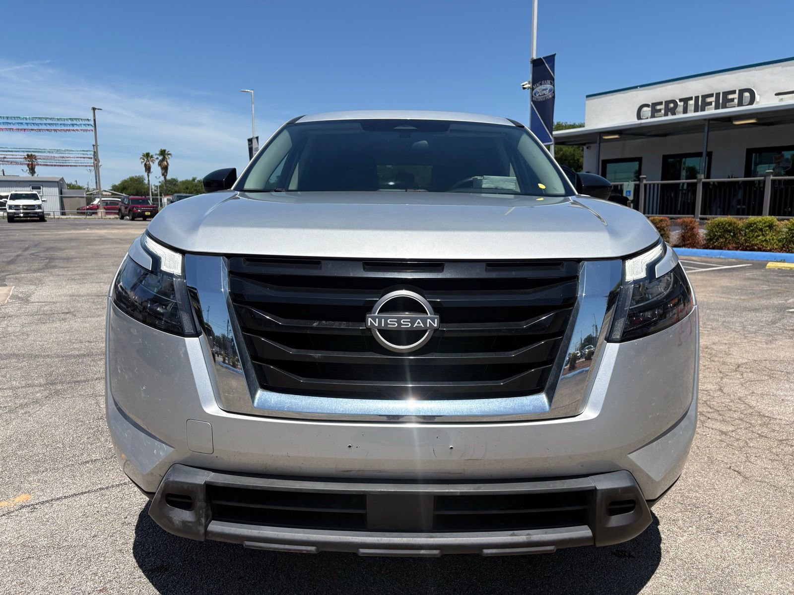 Used 2023 Nissan Pathfinder S AWD/4WD image 9
