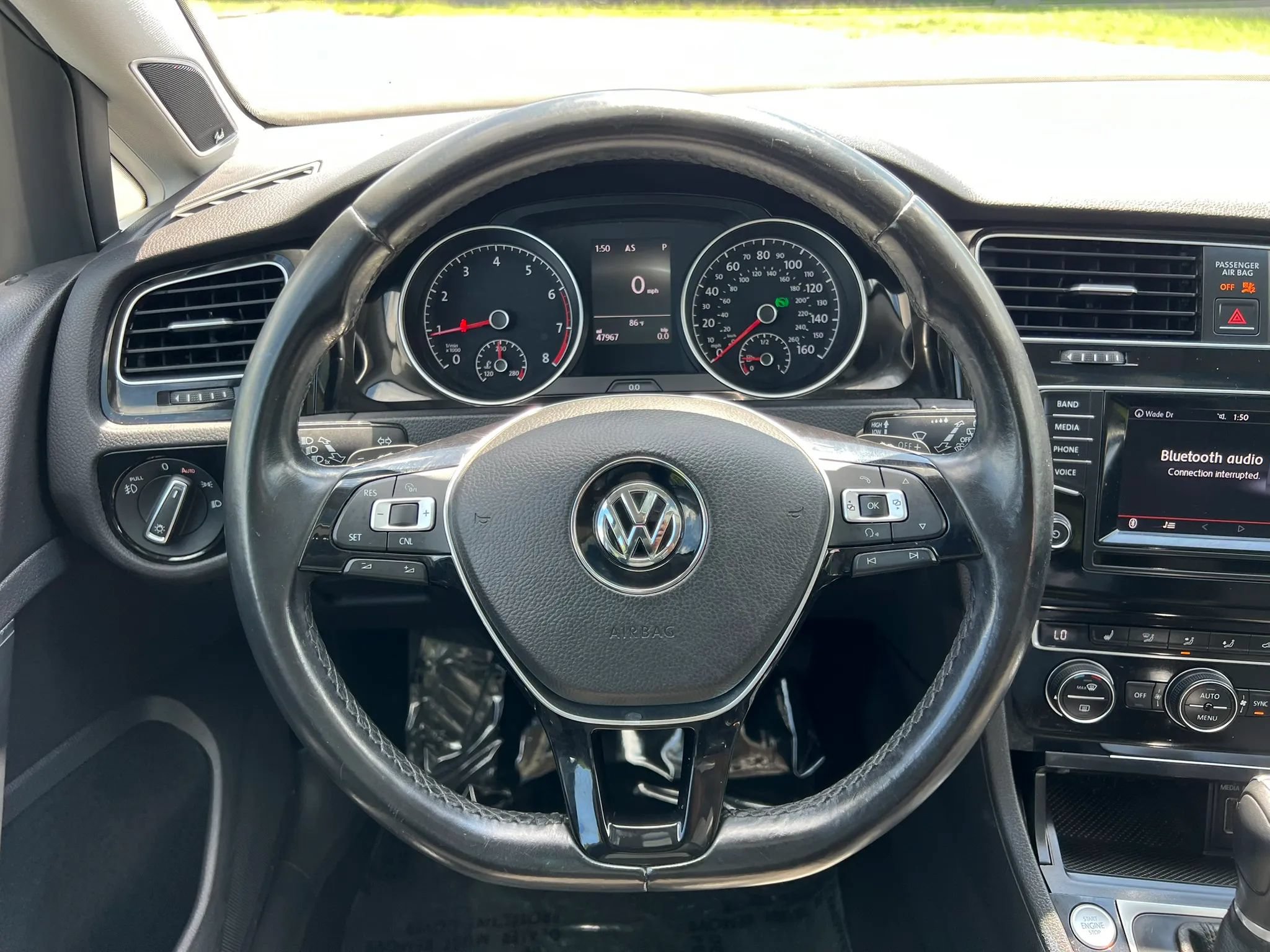 Used 2015 Volkswagen Golf 4-Door FWD image 20