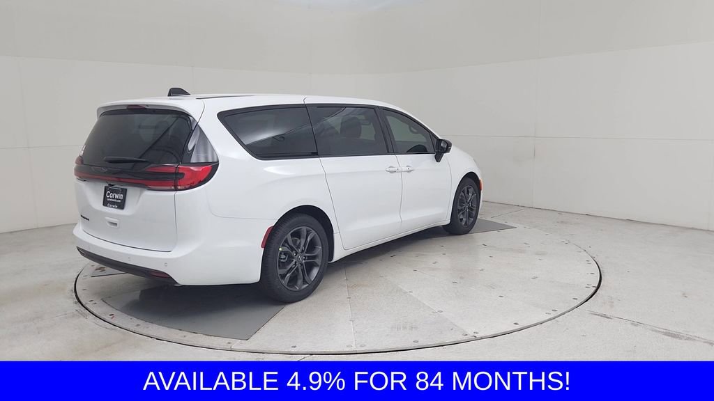 New 2026 Chrysler Pacifica Select image 14