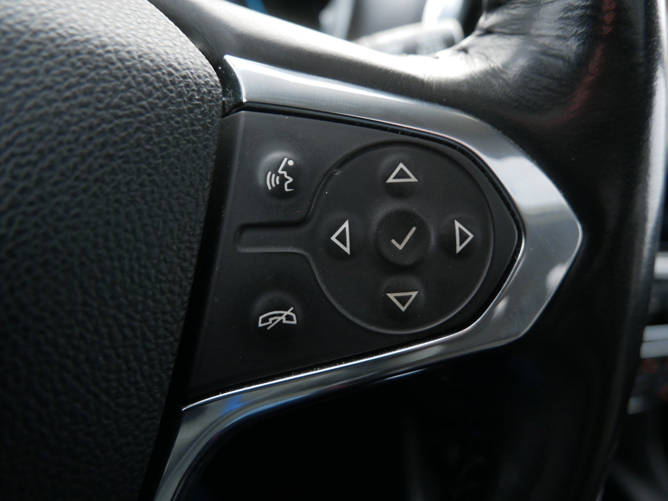 Used 2019 Chevrolet Traverse Premier AWD/4WD image 30