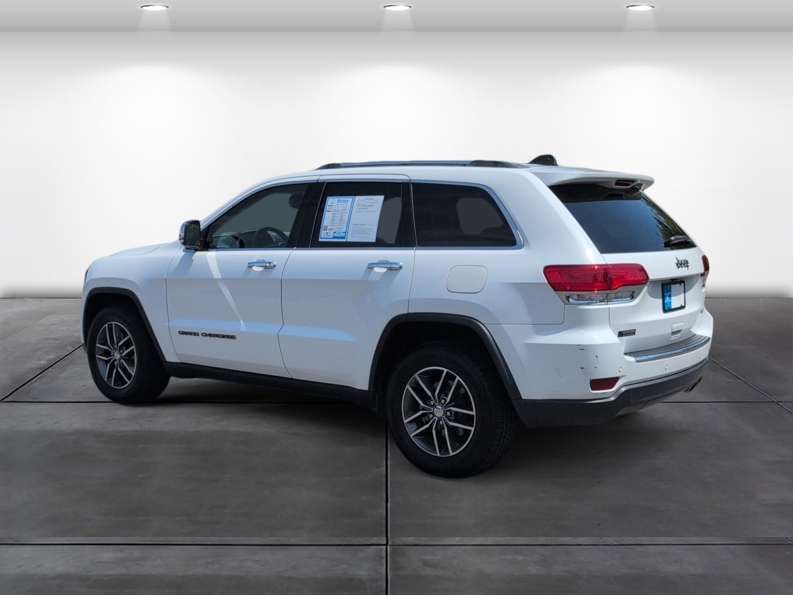 Used 2018 Jeep Grand Cherokee Limited w/ Luxury Group II RWD image 3