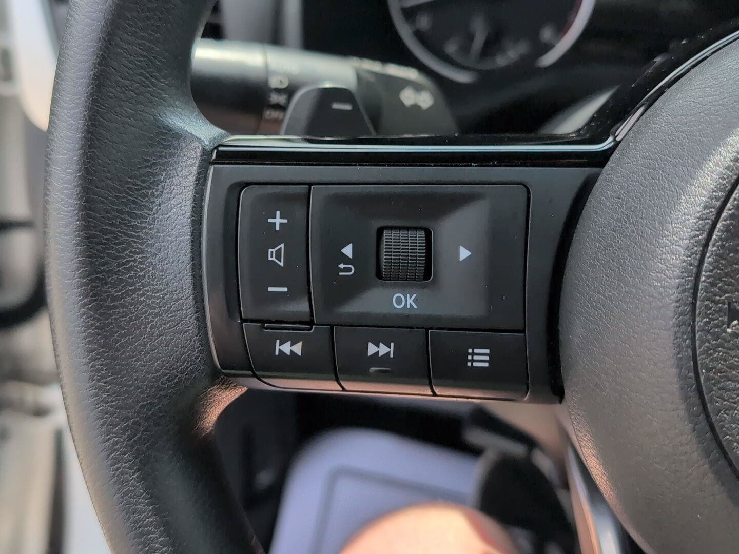 Used 2023 Nissan Rogue SV AWD/4WD image 20