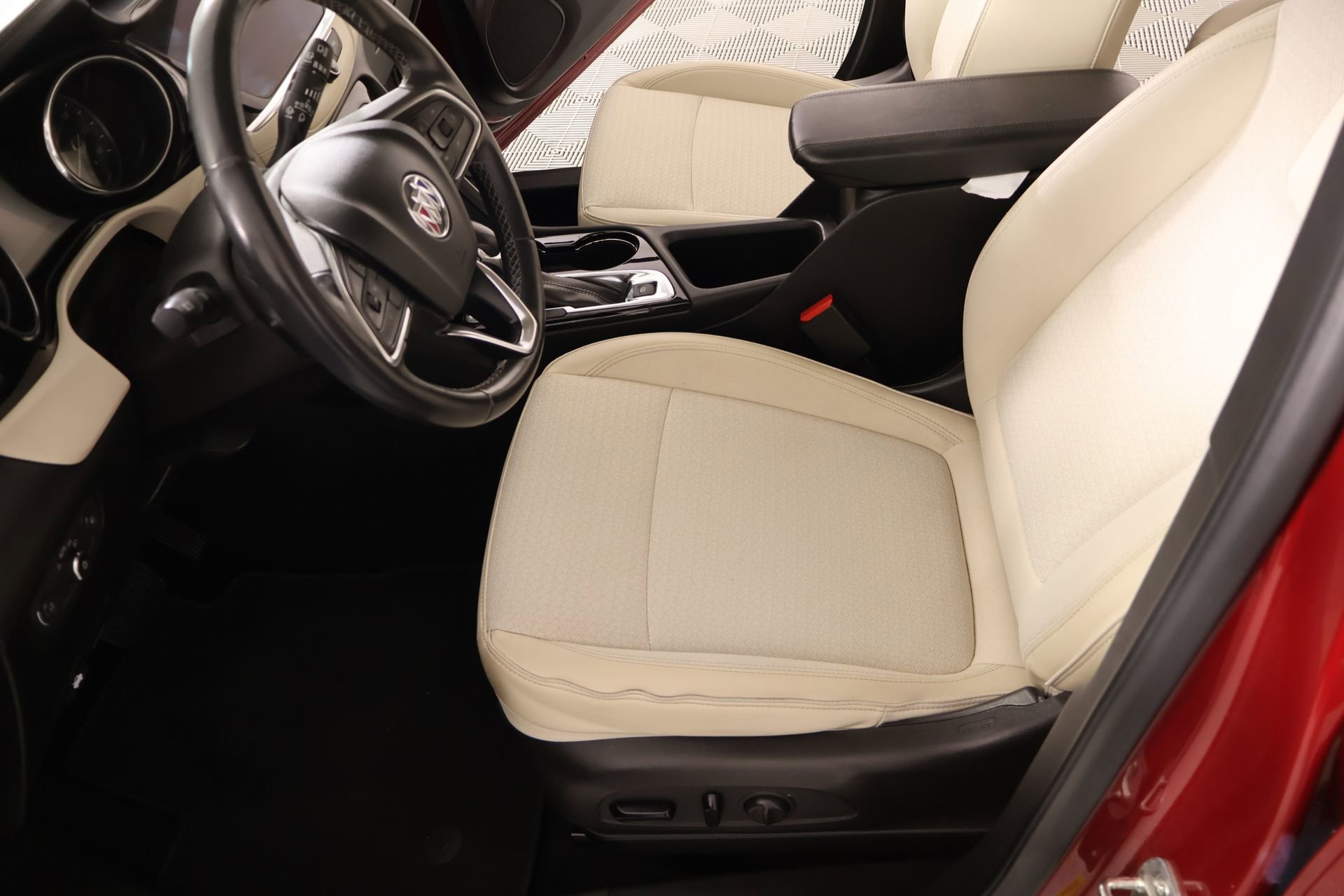 Used 2021 Buick Encore GX Preferred w/ Cold Weather Comfort Package FWD image 11