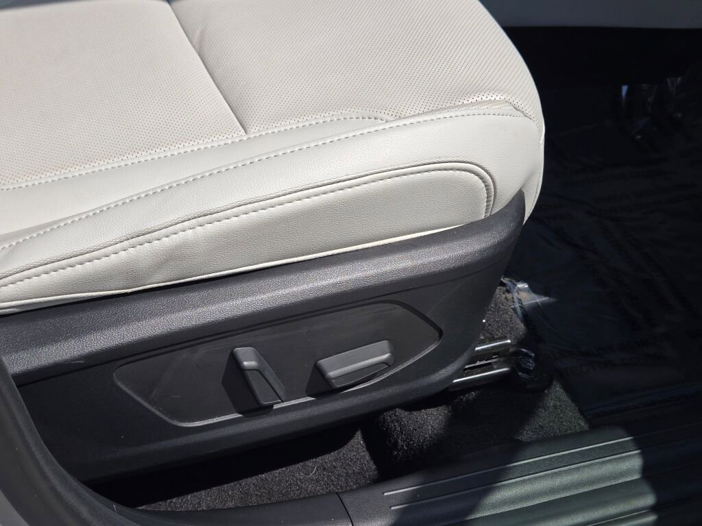 Used 2025 Hyundai Tucson Limited AWD/4WD image 5