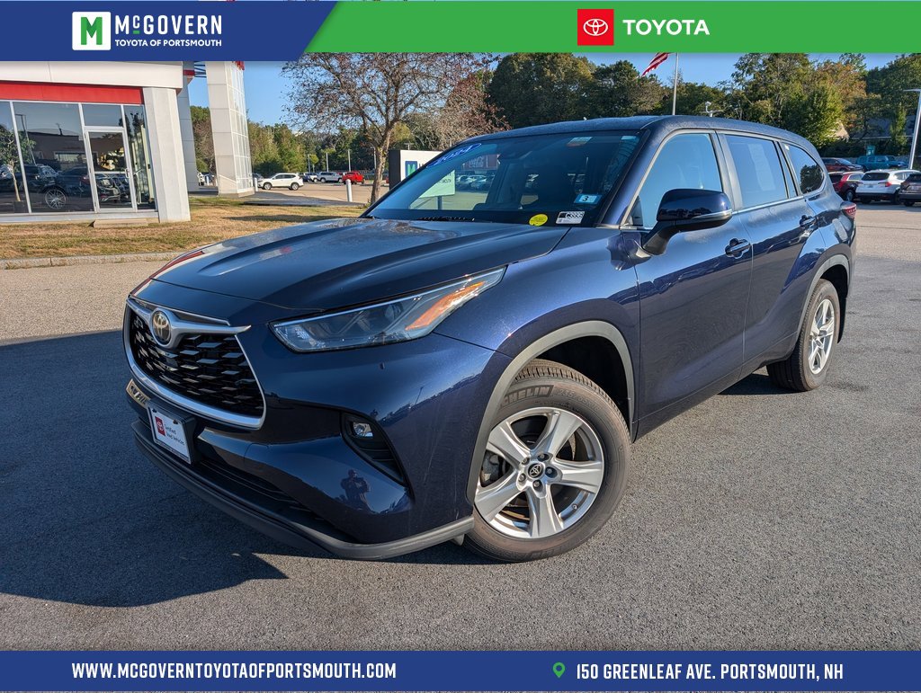 Used 2024 Toyota Highlander LE image 1