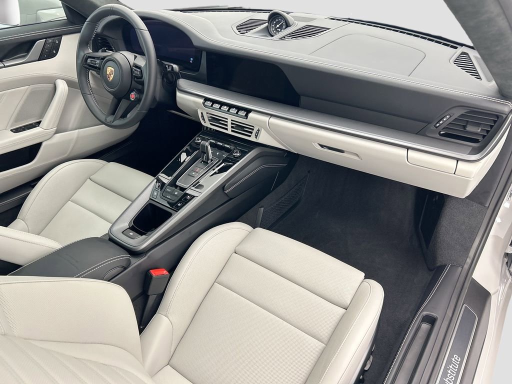 Used 2026 Porsche 911 Carrera image 16