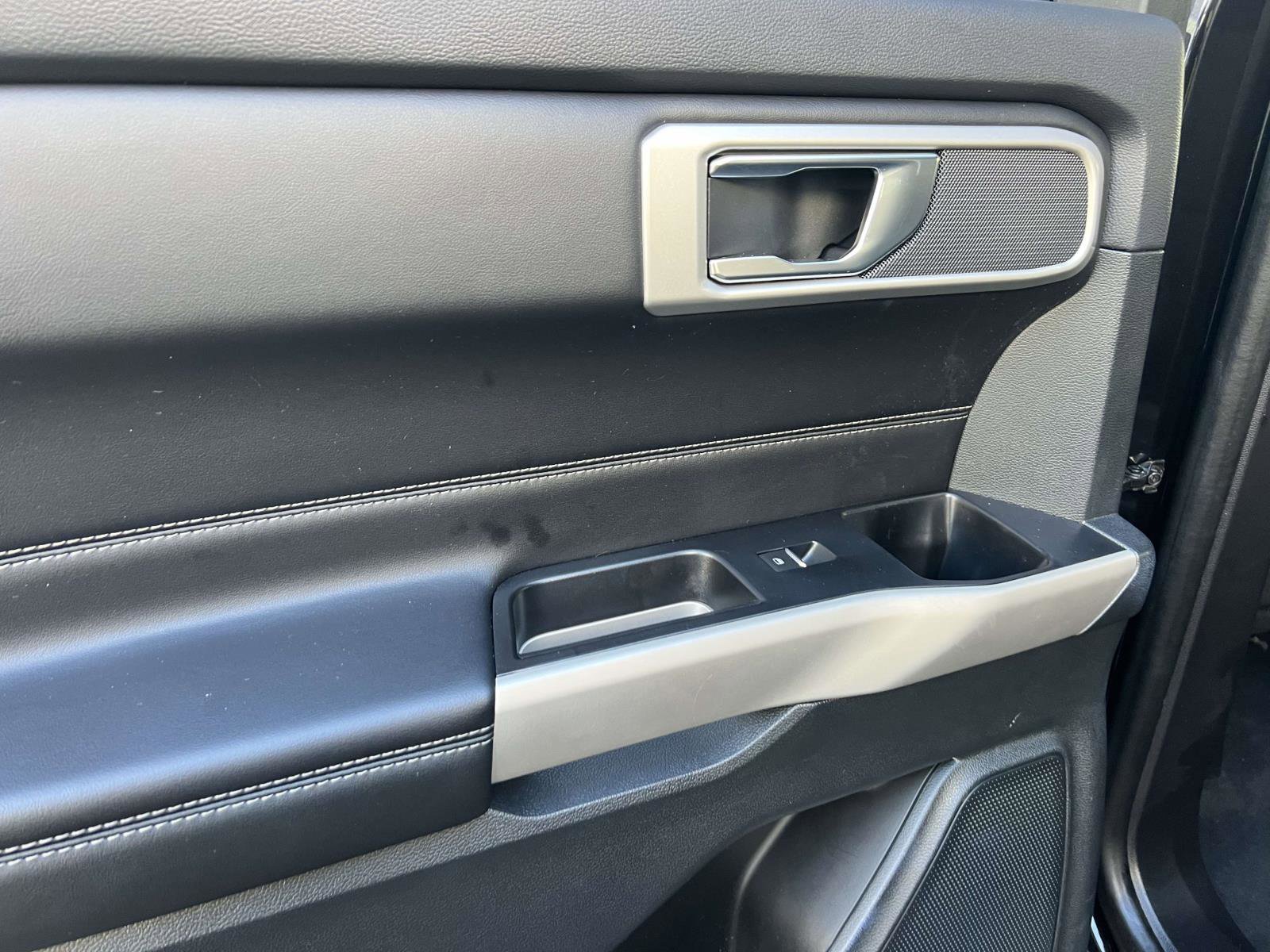 Certified 2022 Ford Explorer XLT image 11