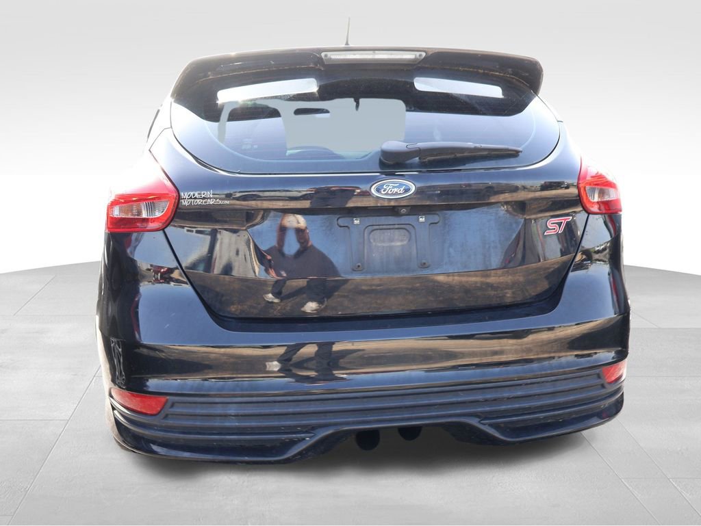 Used 2017 Ford Focus ST FWD image 7