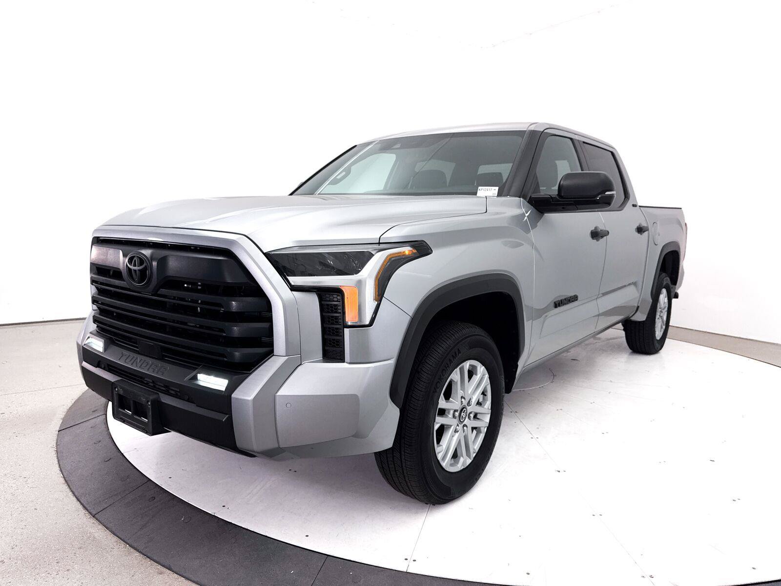 Used 2025 Toyota Tundra SR5 w/ SR5 Convenience Package AWD/4WD image 14