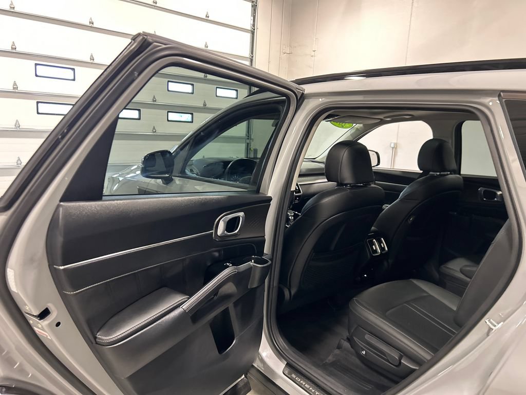 Used 2022 Kia Sorento SX FWD image 31