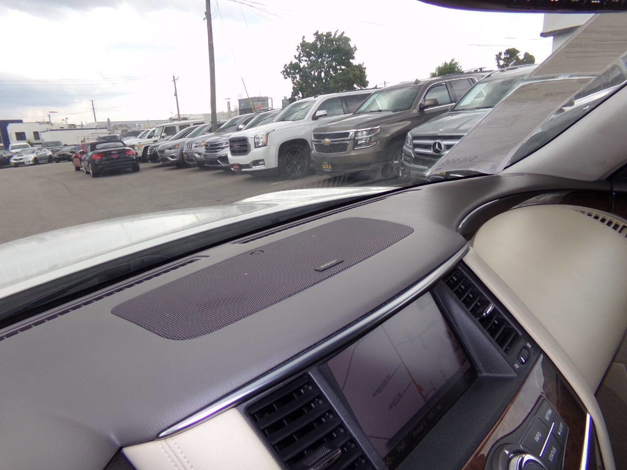 Used 2013 INFINITI QX56 4WD w/ Deluxe Touring Pkg image 58