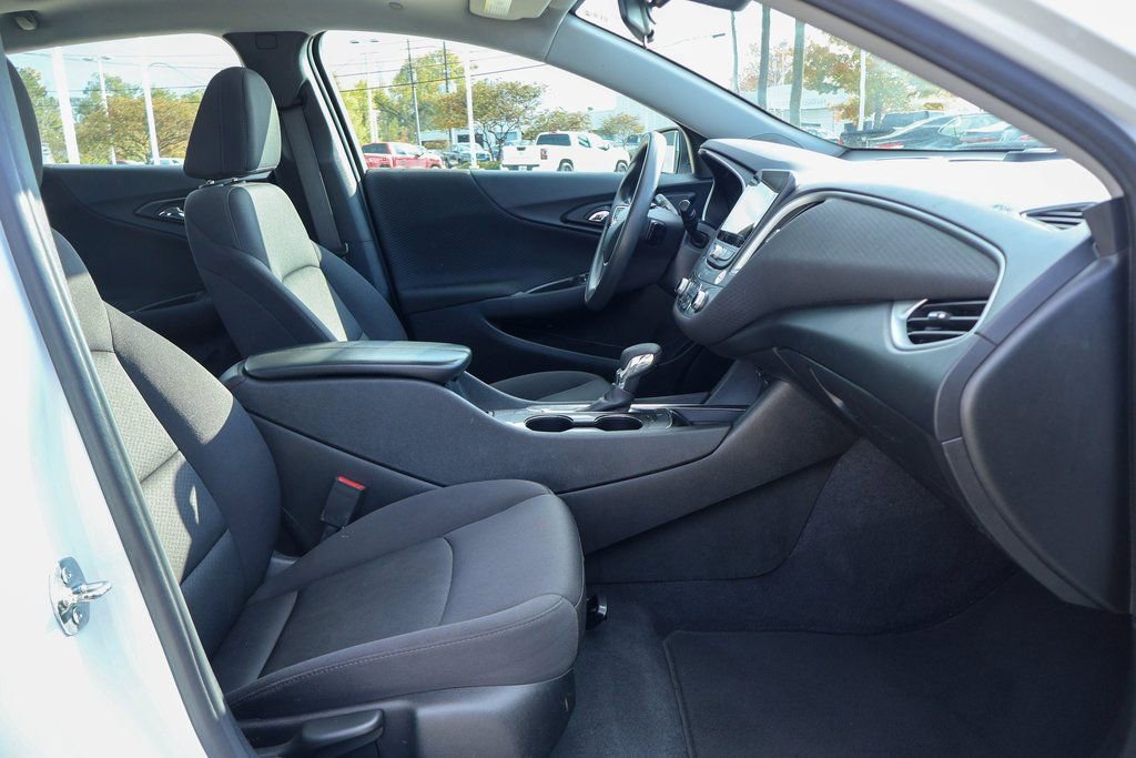 Used 2023 Chevrolet Malibu LT image 8