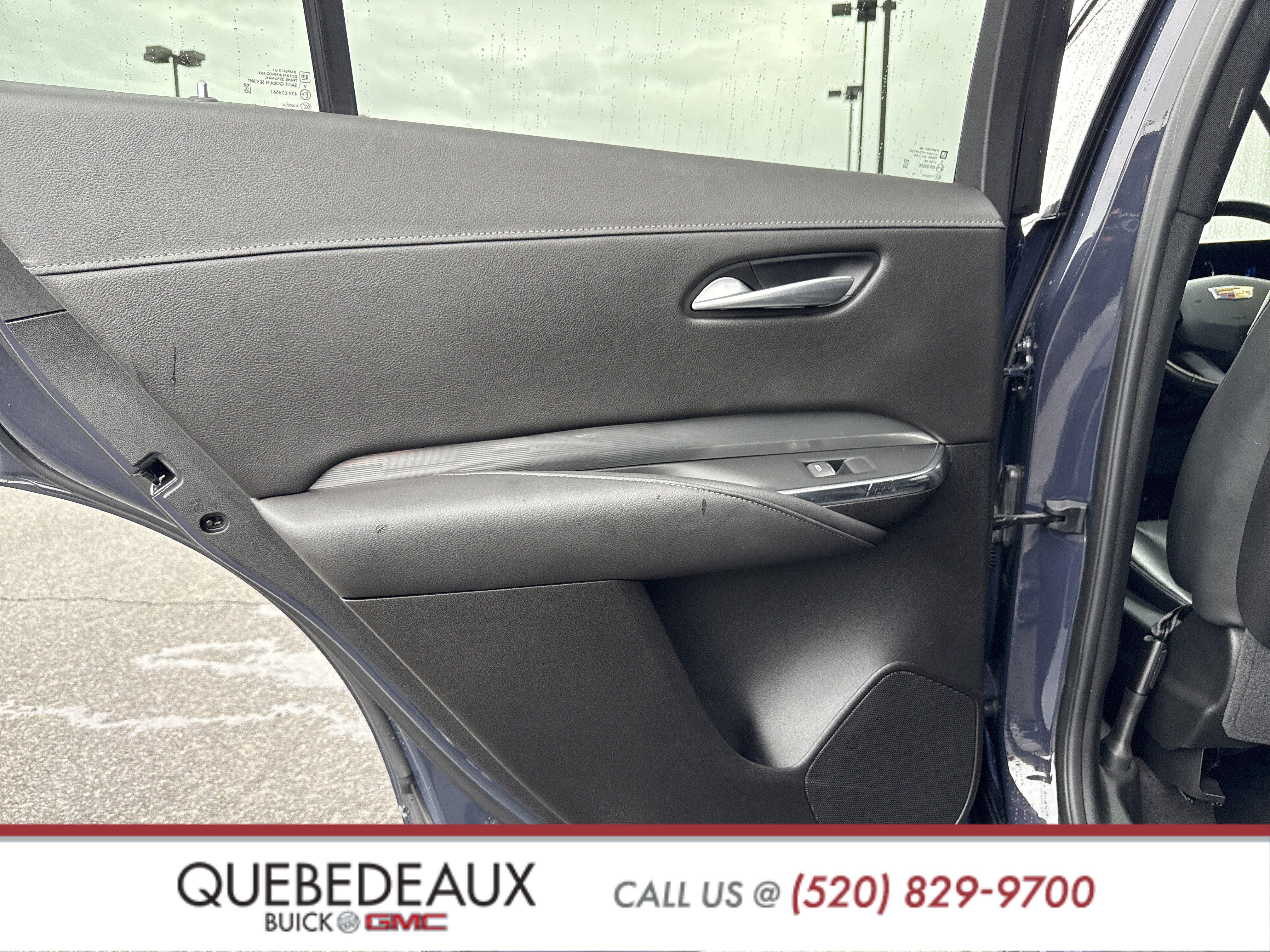 Used 2025 Cadillac XT4 Premium Luxury image 33