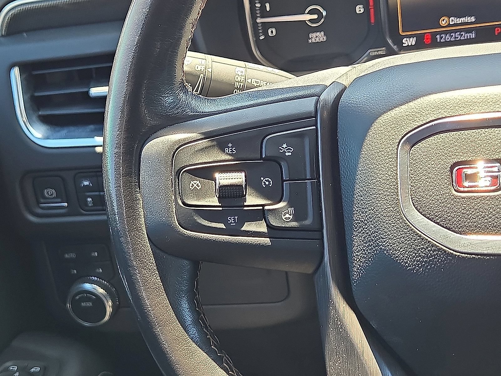 Used 2021 GMC Yukon AT4 w/ Technology Package AWD/4WD image 20