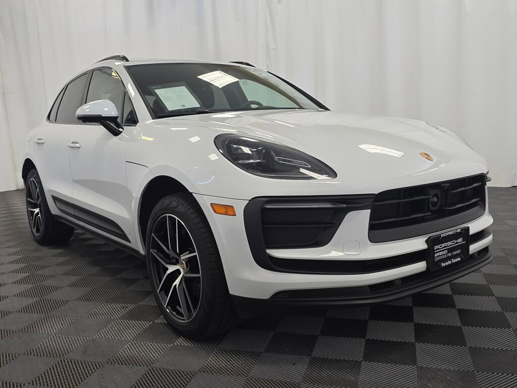 Certified 2024 Porsche Macan image 9