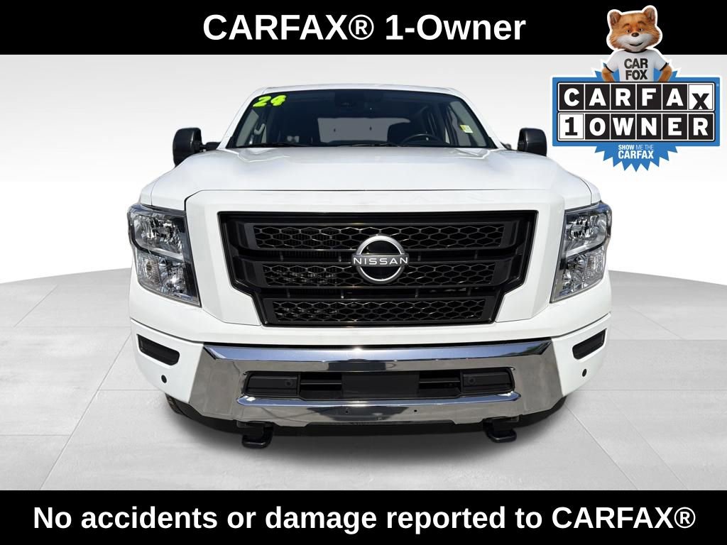 Used 2024 Nissan Titan SV w/ SV Convenience Package image 2