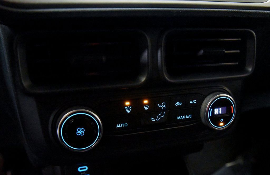 Used 2022 Ford Maverick XL image 18