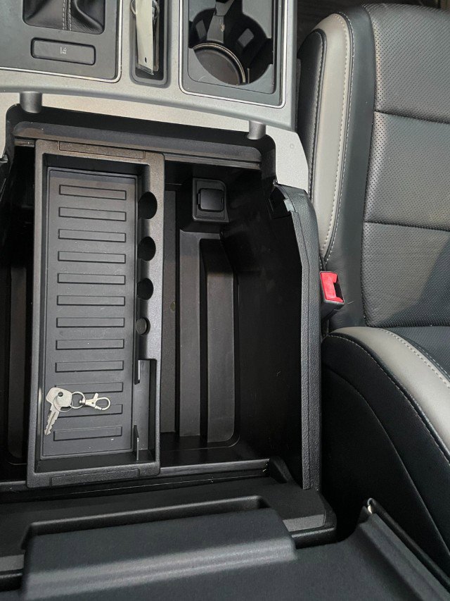 Used 2018 Ford F150 Raptor w/ Equipment Group 802A Luxury image 35