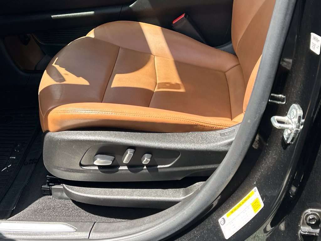 Used 2024 Cadillac XT5 Premium Luxury w/ Technology Package FWD image 16