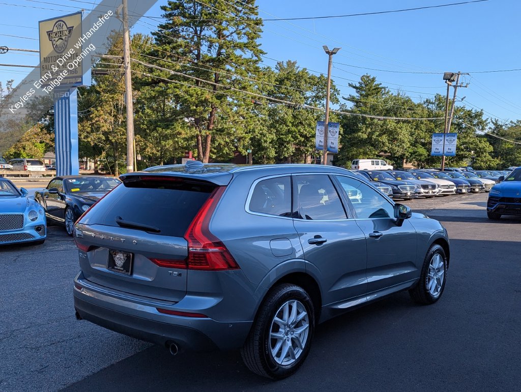 Used 2018 Volvo XC60 T5 Momentum w/ Convenience Package AWD/4WD image 9