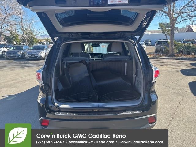 Used 2015 Toyota Highlander Limited w/ Driver Technology Package image 29