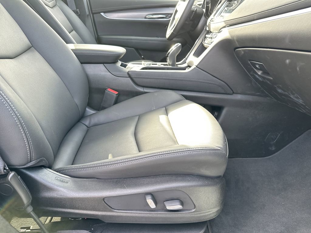 New 2025 Cadillac XT6 Luxury FWD image 40
